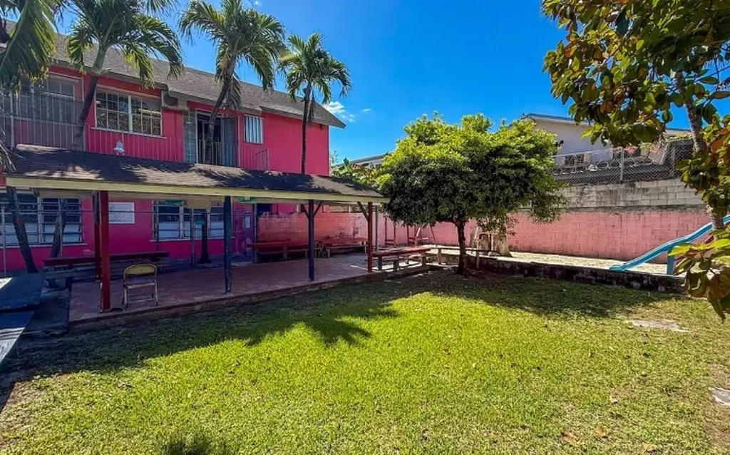 East Street & Palm Tree Avenue New Providence Paradise Island BS