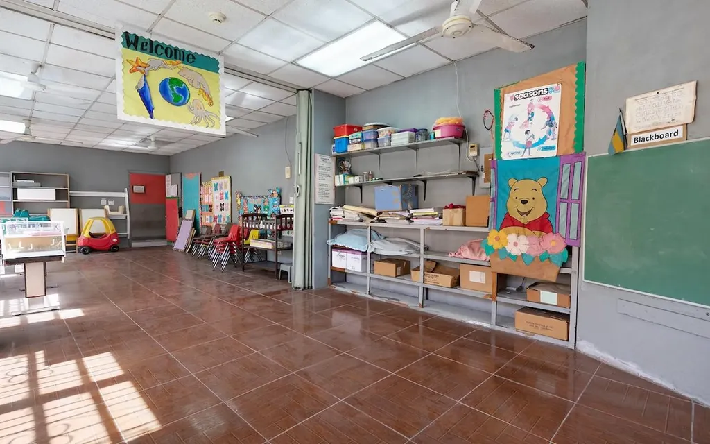 East Street & Palm Tree Avenue New Providence Paradise Island BS