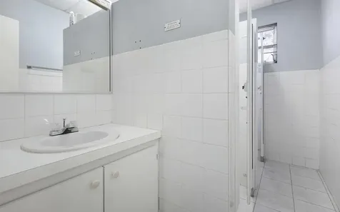 East Street & Palm Tree Avenue New Providence Paradise Island BS