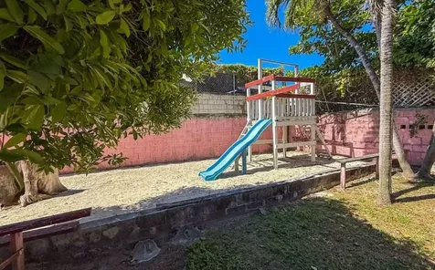 East Street & Palm Tree Avenue New Providence Paradise Island BS