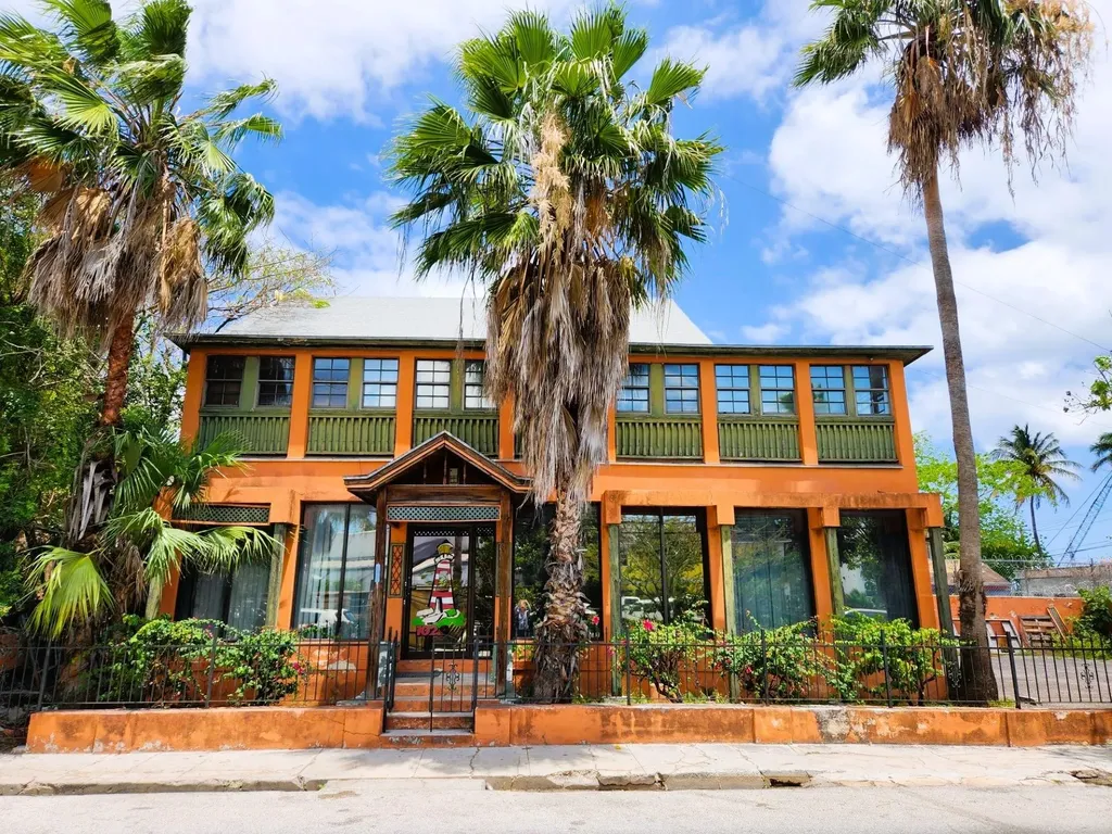 #76 Dowdeswell Street New Providence Paradise Island BS