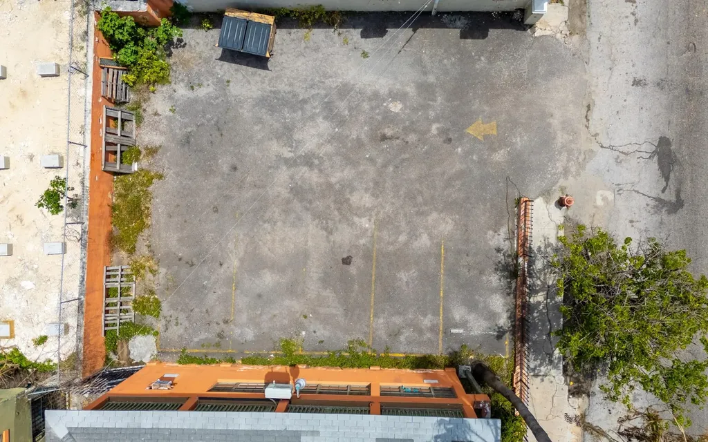 #76 Dowdeswell Street New Providence Paradise Island BS