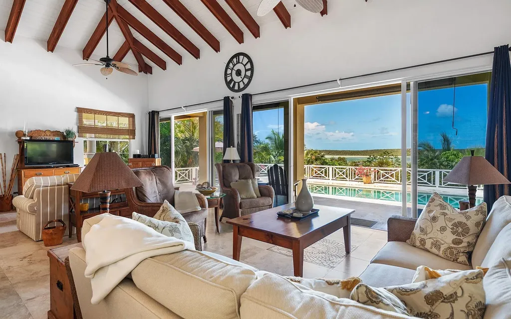 Whatavue Windermere Isl. Eleuthera BS