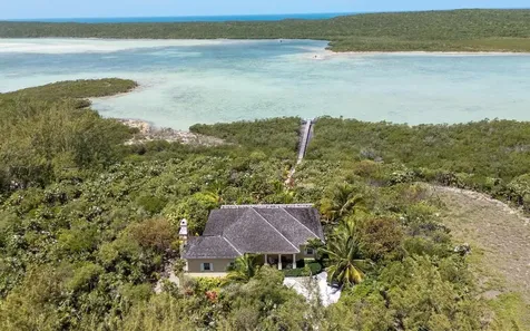 Whatavue Windermere Isl. Eleuthera BS