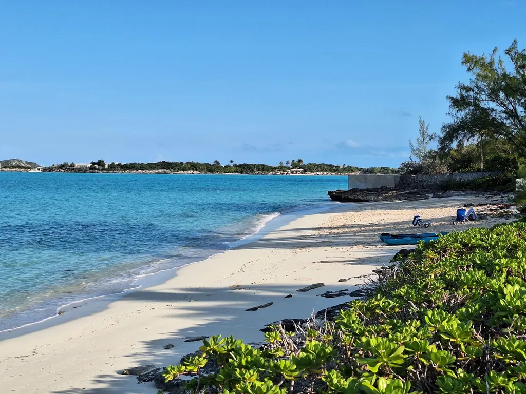 Auxillary Road Queens Hig 19502 Exuma BS