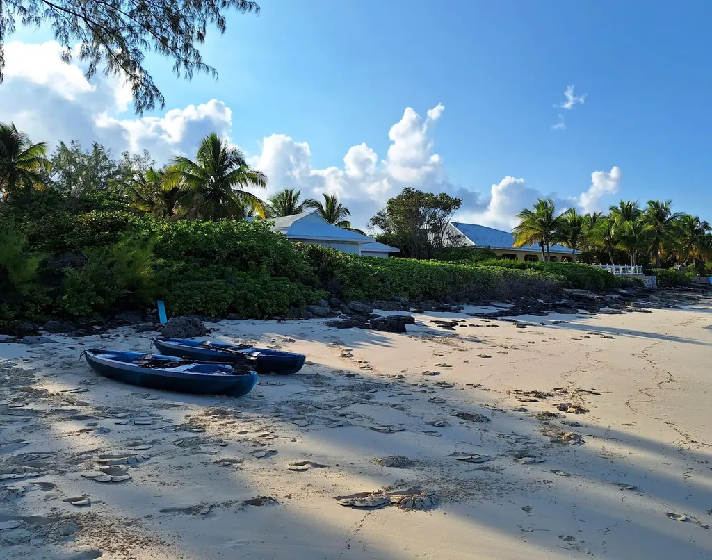 Auxillary Road Queens Hig 19502 Exuma BS