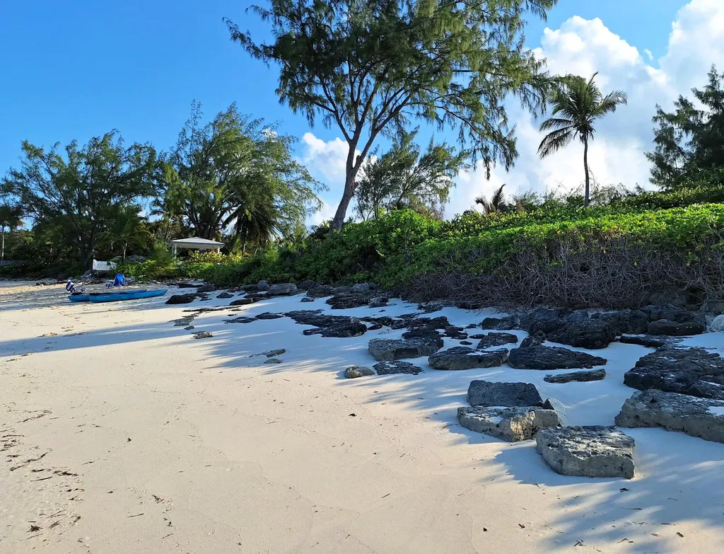 Auxillary Road Queens Hig 19502 Exuma BS