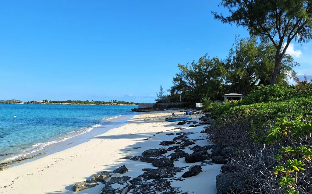 Auxillary Road Queens Hig 19502 Exuma BS