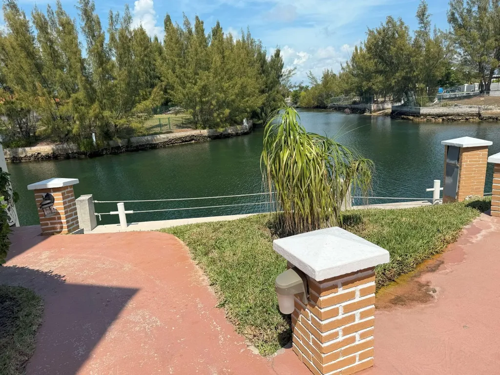 #2 & #3 Port Of Call Boutique Resort Grand Bahama Freeport BS