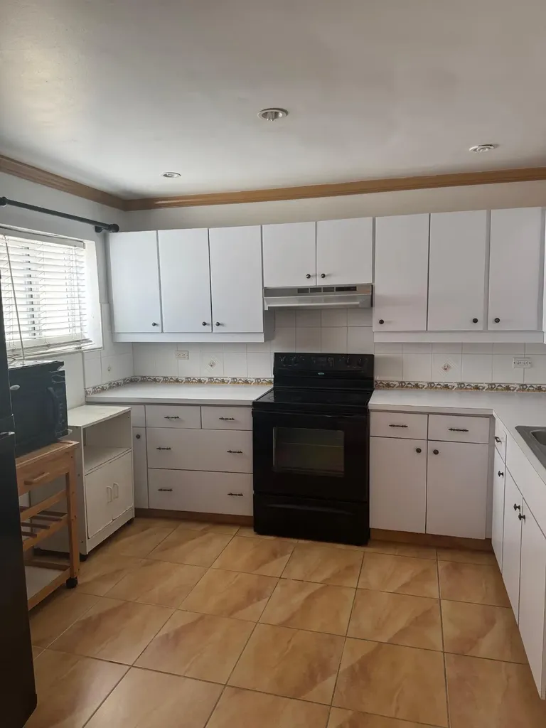 Rawson Court Cable Beach New Providence Paradise Island BS