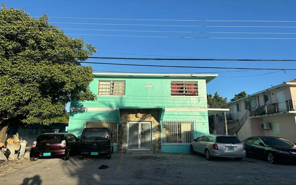 #77 Washington Street New Providence Paradise Island BS