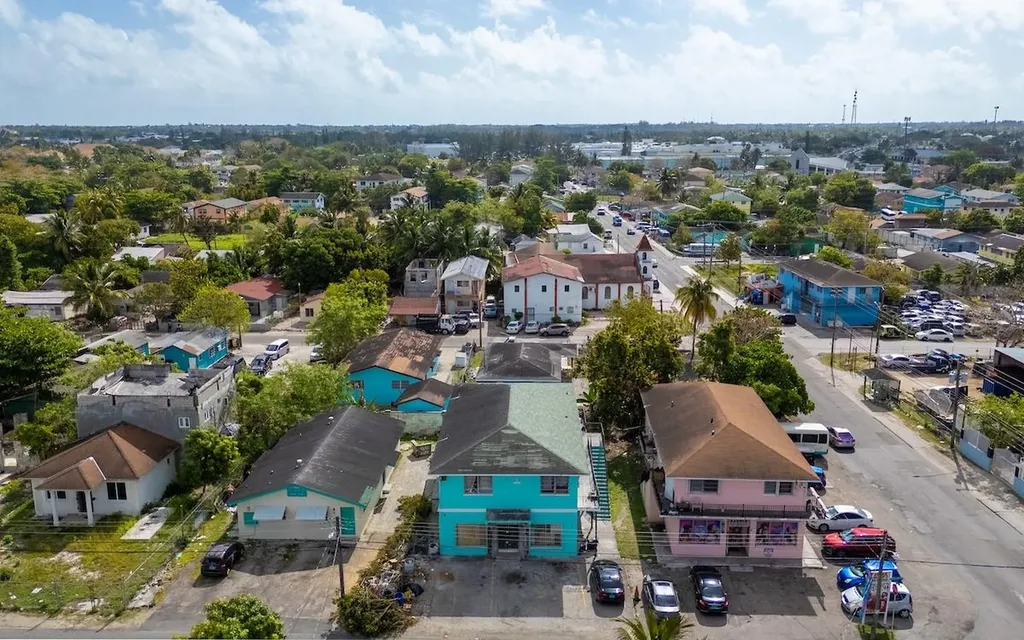 #77 Washington Street New Providence Paradise Island BS