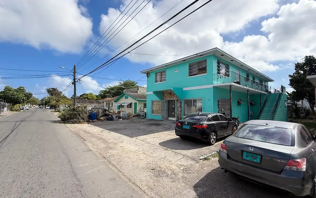 #77 Washington Street New Providence Paradise Island BS