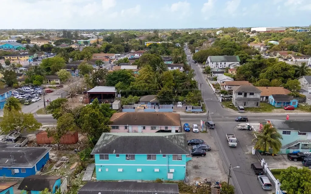 #77 Washington Street New Providence Paradise Island BS