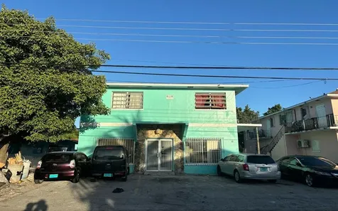 #77 Washington Street New Providence Paradise Island BS