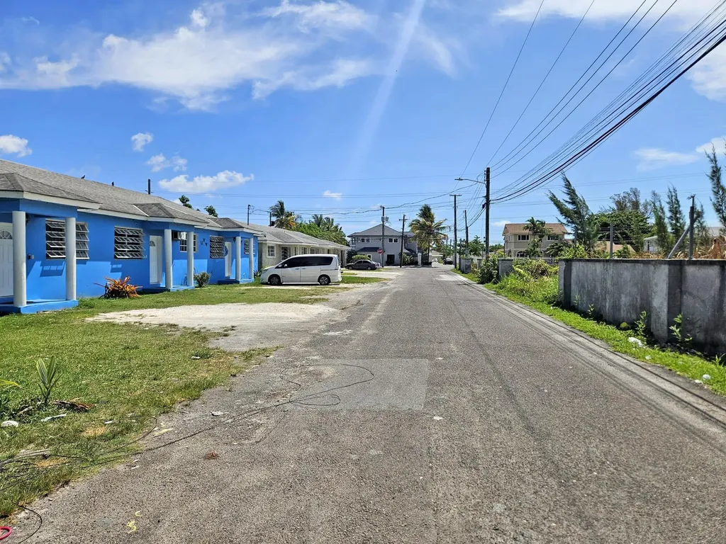 Carmen Close Sub. Road 4 & 5 New Providence Paradise Island BS