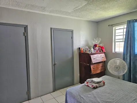 Carmen Close Sub. New Providence Paradise Island BS
