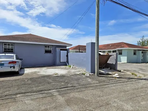 Carmen Close Sub. New Providence Paradise Island BS