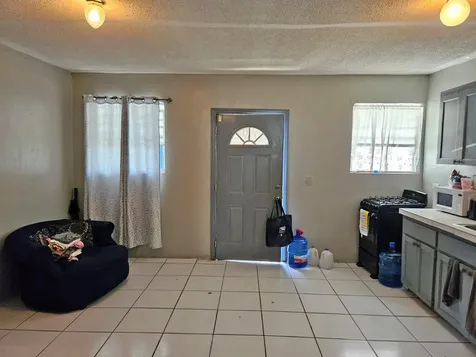 Carmen Close Sub. New Providence Paradise Island BS