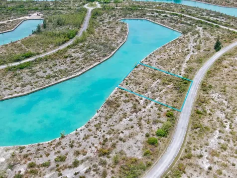 Breech Drive 30 Grand Bahama Freeport BS