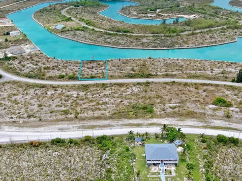 Breech Drive 30 Grand Bahama Freeport BS