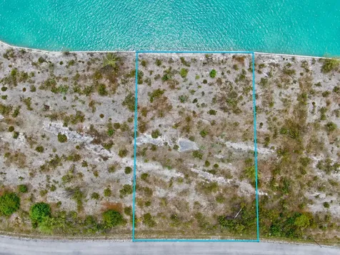 Breech Drive 30 Grand Bahama Freeport BS