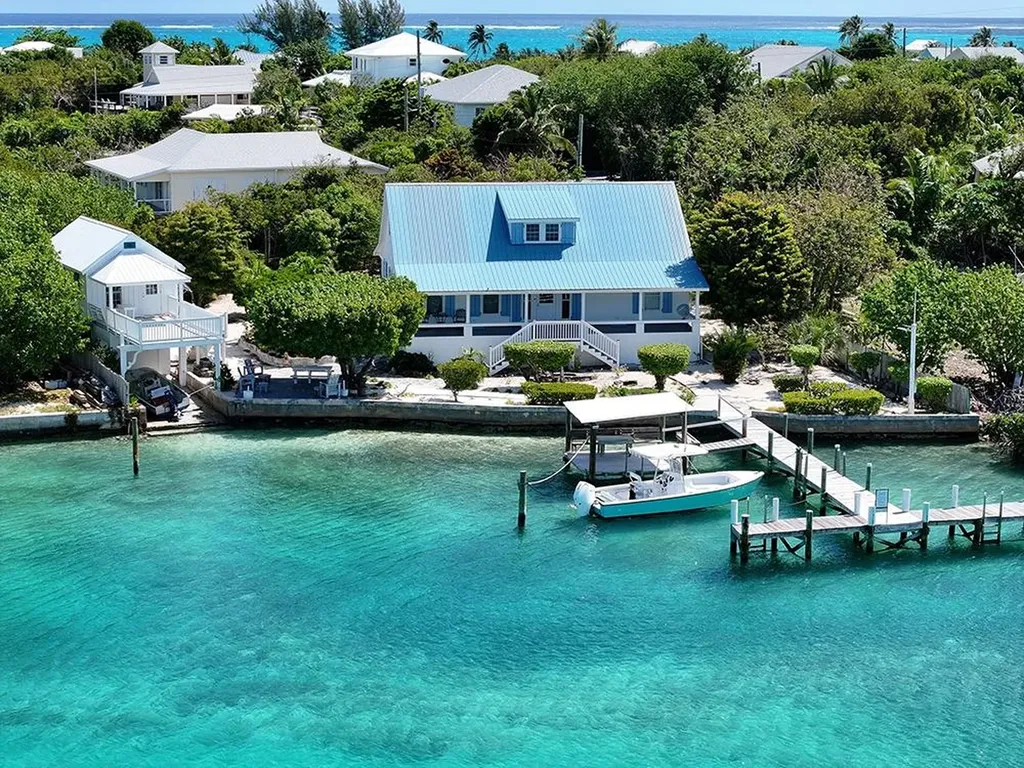 Mintobee Mow Cay Abaco BS