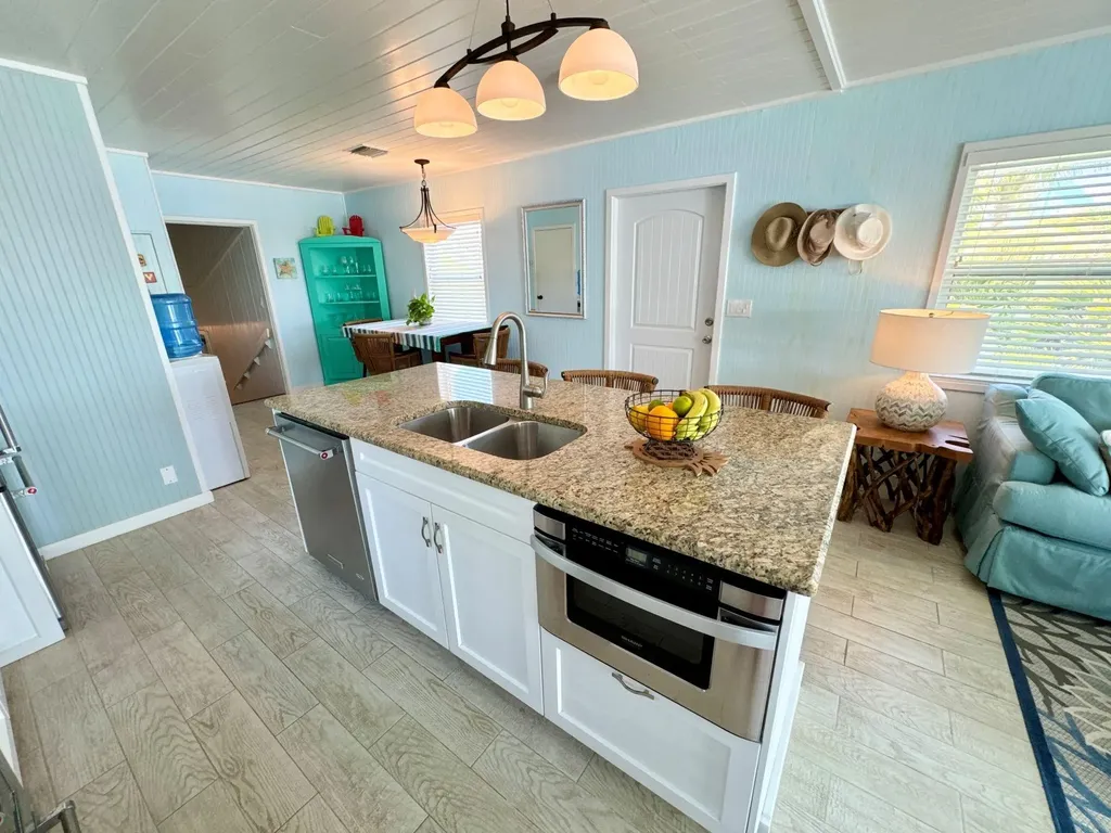 Harbour Vista, Hope Town Abaco BS