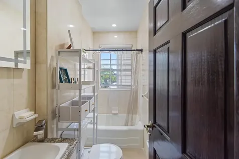 Unit 23a Towers Of Cable New Providence Paradise Island BS