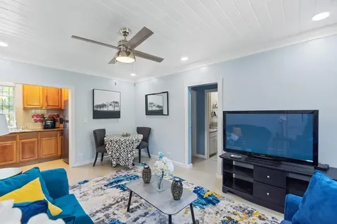 Unit 23a Towers Of Cable New Providence Paradise Island BS