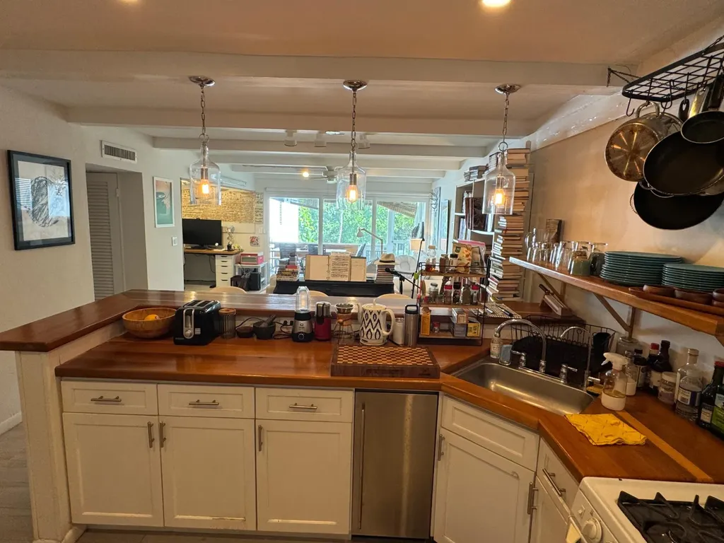 West Bay Stret New Providence Paradise Island BS