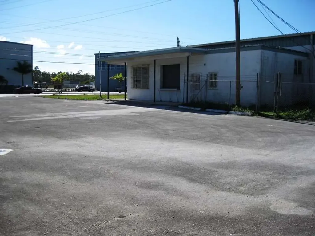 Queens Highway Grand Bahama Freeport BS