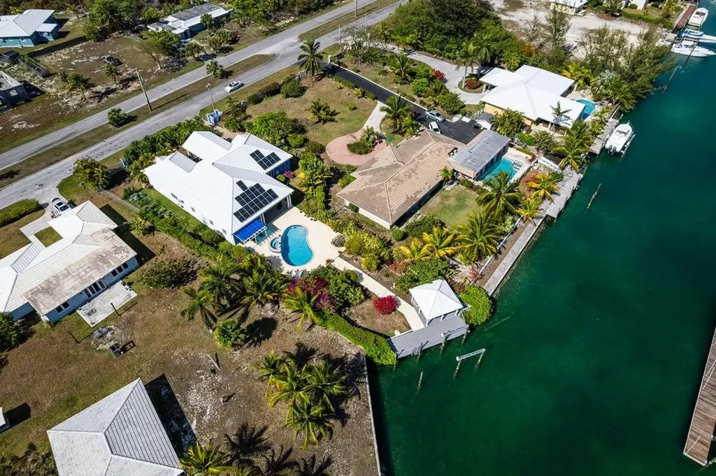 Pinta Avenue Grand Bahama Freeport BS