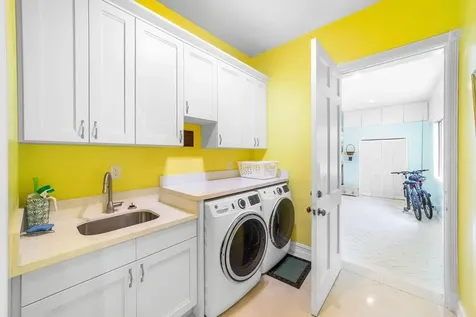 Pinta Avenue Grand Bahama Freeport BS