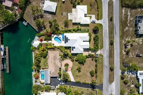 Pinta Avenue Grand Bahama Freeport BS