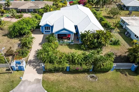 Pinta Avenue Grand Bahama Freeport BS