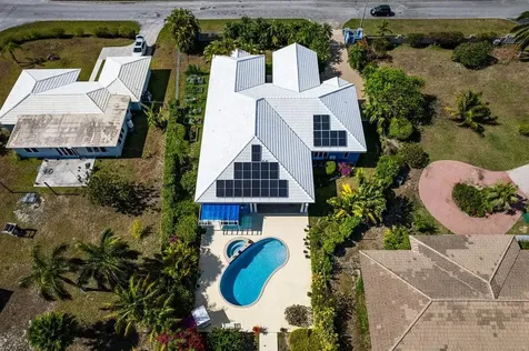 Pinta Avenue Grand Bahama Freeport BS