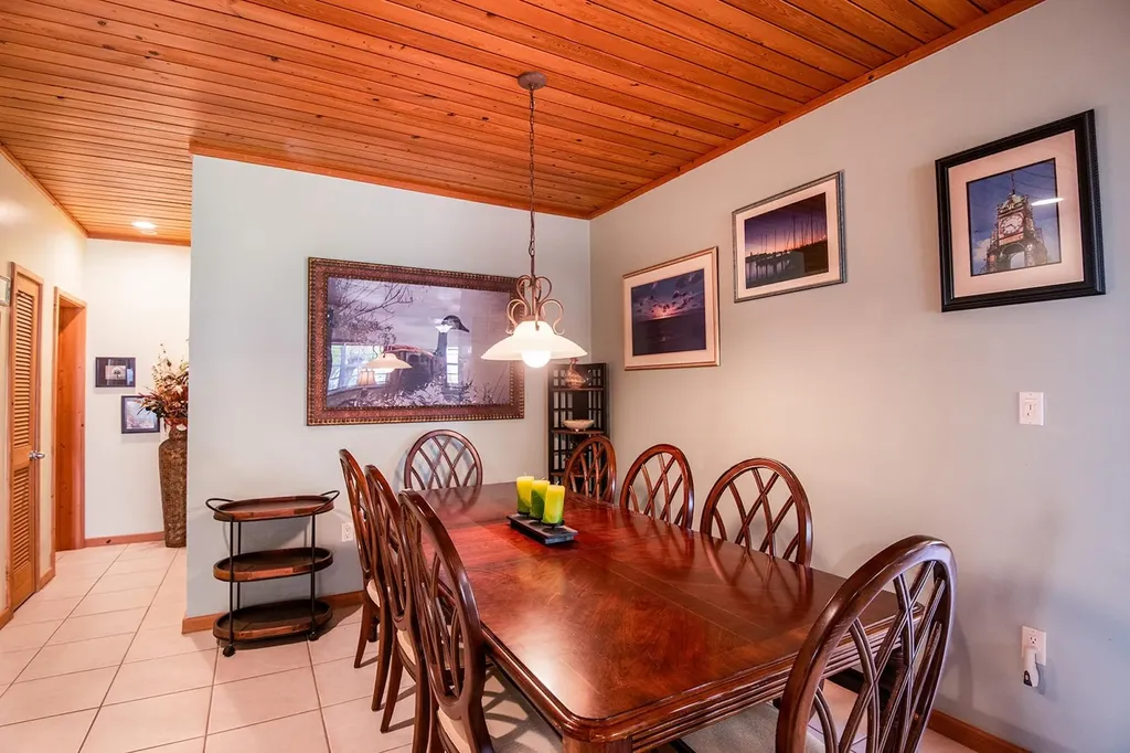 Cherokee Charm Abaco BS