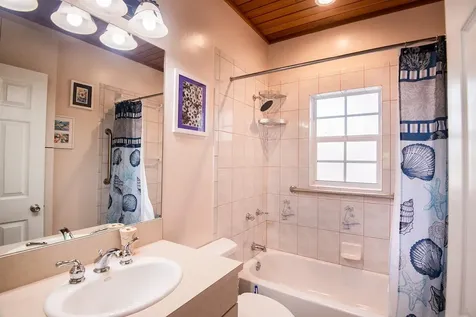 Cherokee Charm Abaco BS