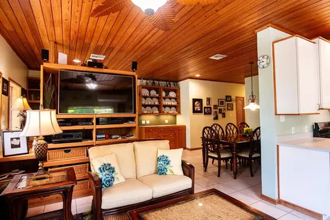 Cherokee Charm Abaco BS