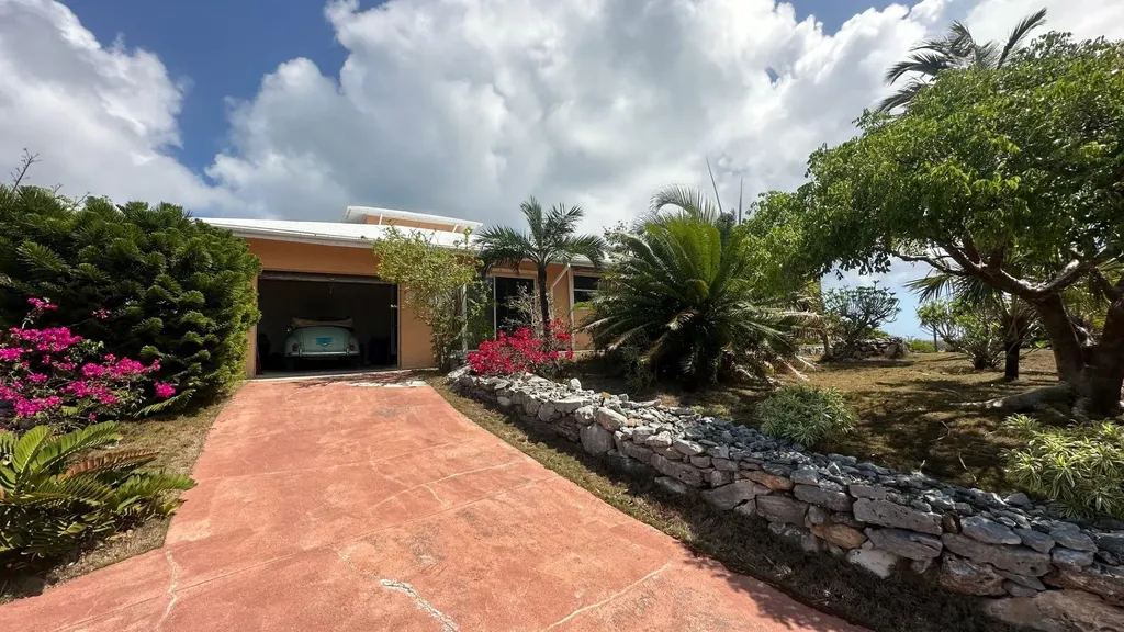 Honey Creeper Road Eleuthera BS