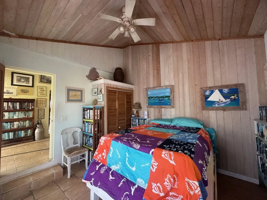 Honey Creeper Road Eleuthera BS