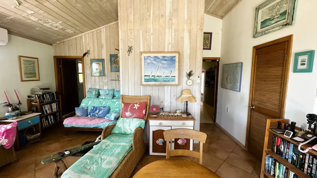 Honey Creeper Road Eleuthera BS