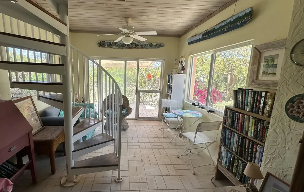 Honey Creeper Road Eleuthera BS