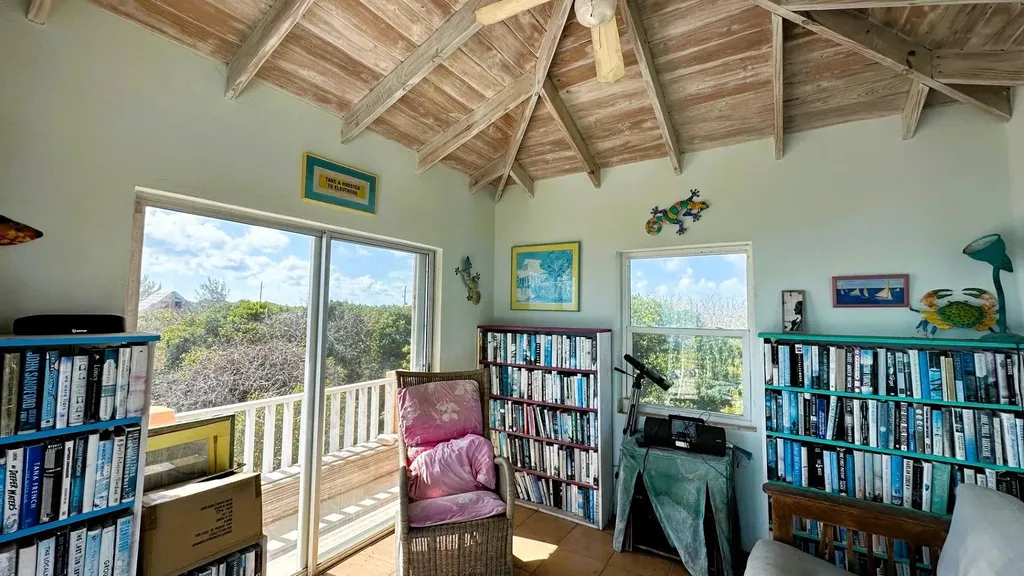 Honey Creeper Road Eleuthera BS