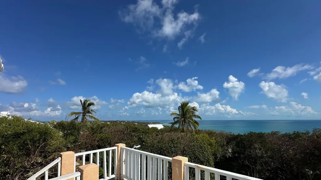 Honey Creeper Road Eleuthera BS