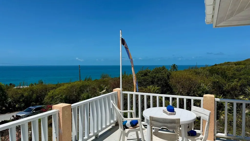 Honey Creeper Road Eleuthera BS