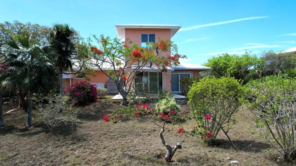 Honey Creeper Road Eleuthera BS