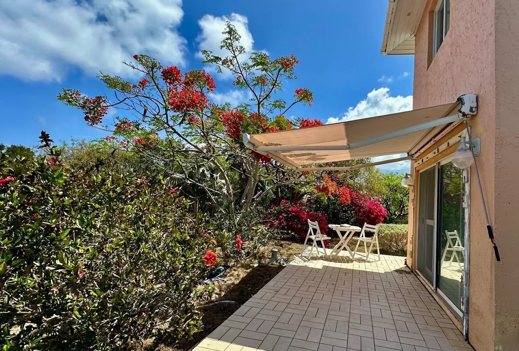 Honey Creeper Road Eleuthera BS