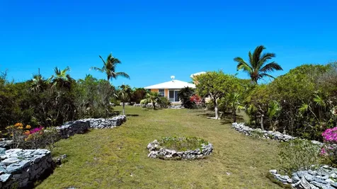 Honey Creeper Road Eleuthera BS